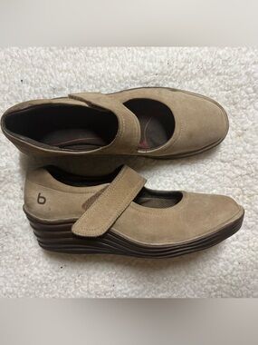 Bionica Shoes Women Mary Jane Wedge Heel Size 10 Suede Comfort